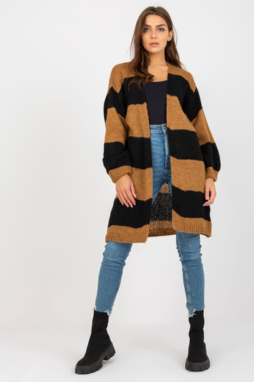 Juodas kupranugaris...