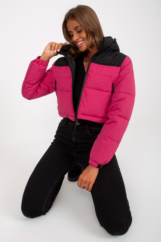 Juodos ir raudonos spalvos trumpa...