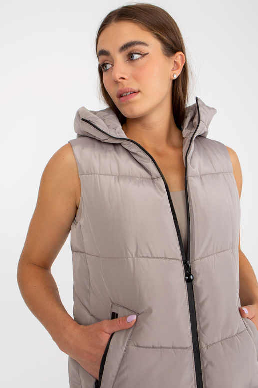 Tamsiai smėlio spalvos dygsniuota...