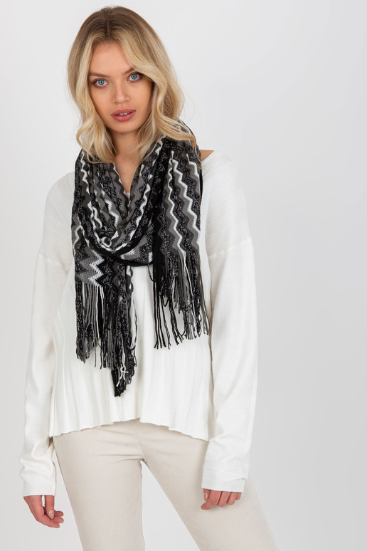 Juoda moteriška raštuota skara su kutais