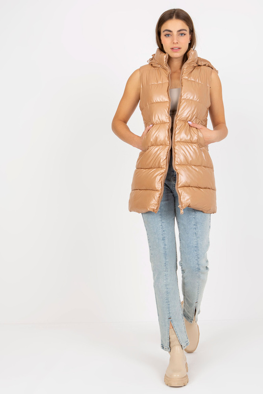 Kupranugarių lakuota pūkinė liemenė... Kupranugarių lakuota pūkinė liemenė...