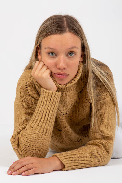 Kupranugaris laisvas džemperis su...