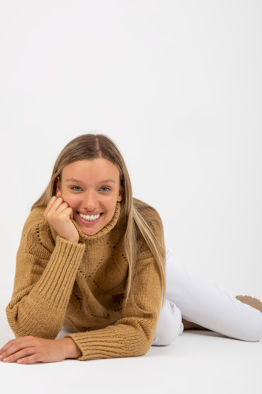 Kupranugaris laisvas džemperis su...