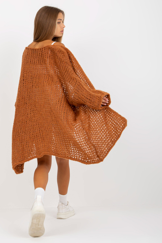 Rudos spalvos megztas plataus pynimo...