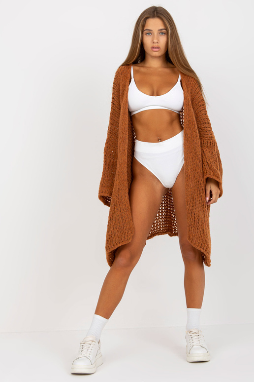 Rudos spalvos megztas plataus pynimo...