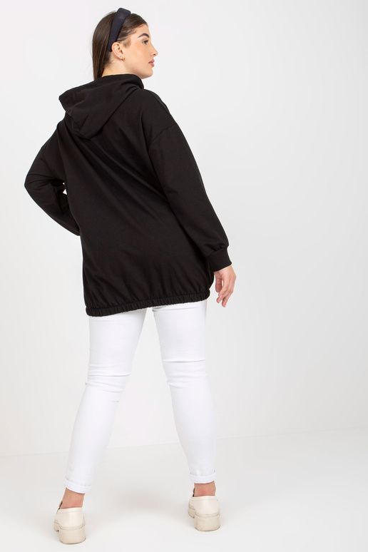 Juodas plius dydžio megztinis su gobtuvu