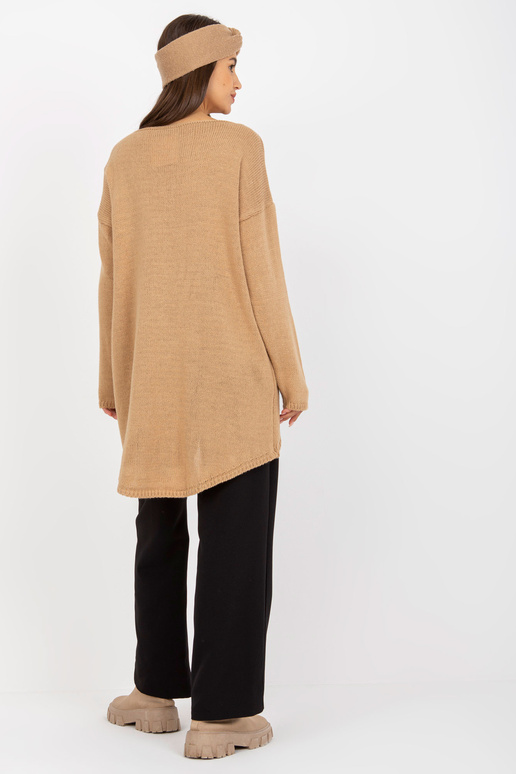 Didelis kupranugarių megztinis su...