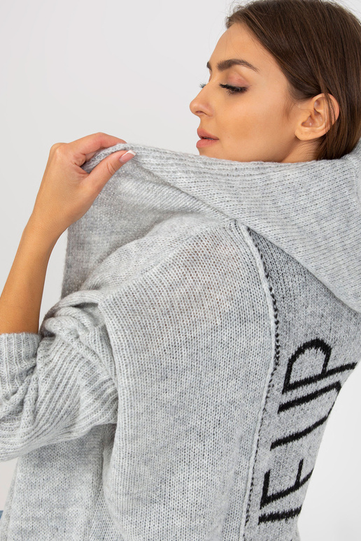 Pilkos spalvos megztas megztinis su...