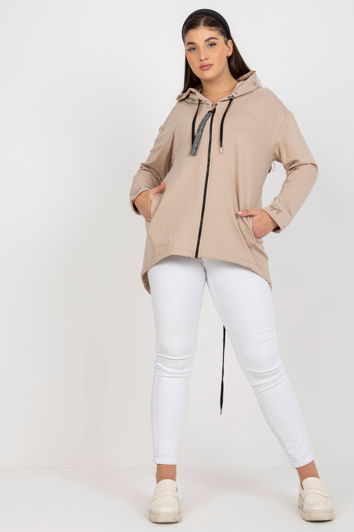 Šviesiai smėlio spalvos plius dydžio...