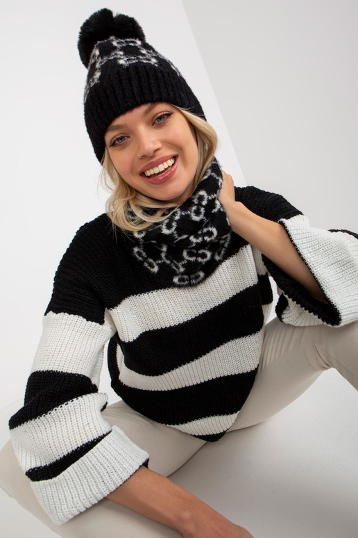 Juodai baltas žieminis šalikas su...