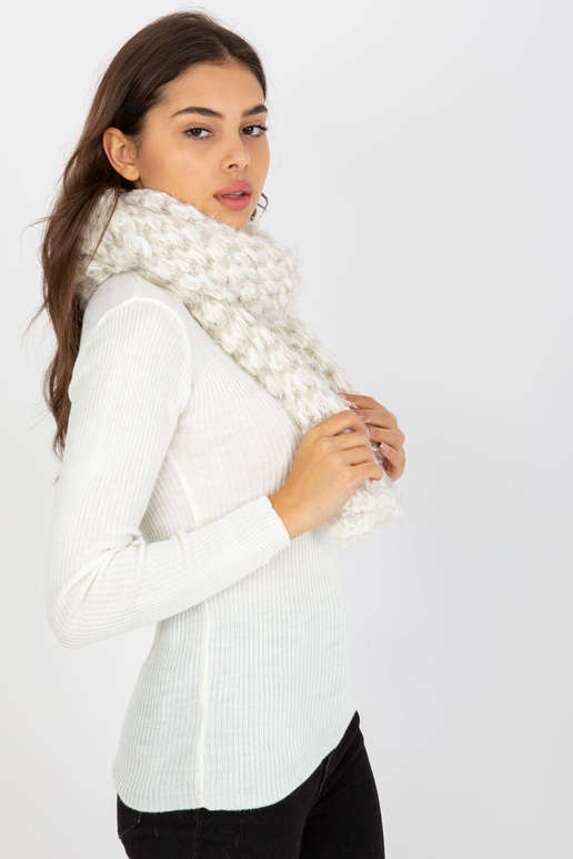 Baltas  žieminis šalikas