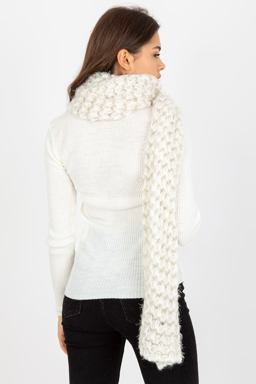 Baltas  žieminis šalikas