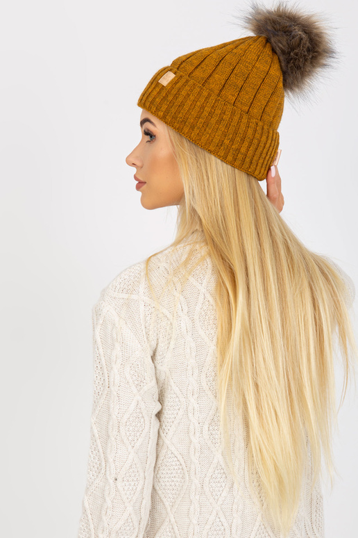 Garstyčių žieminė kepurė su pomponu...