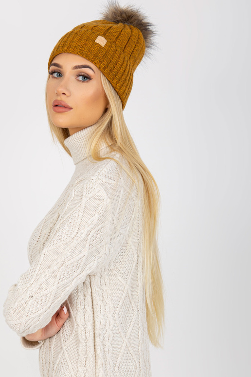 Garstyčių žieminė kepurė su pomponu...