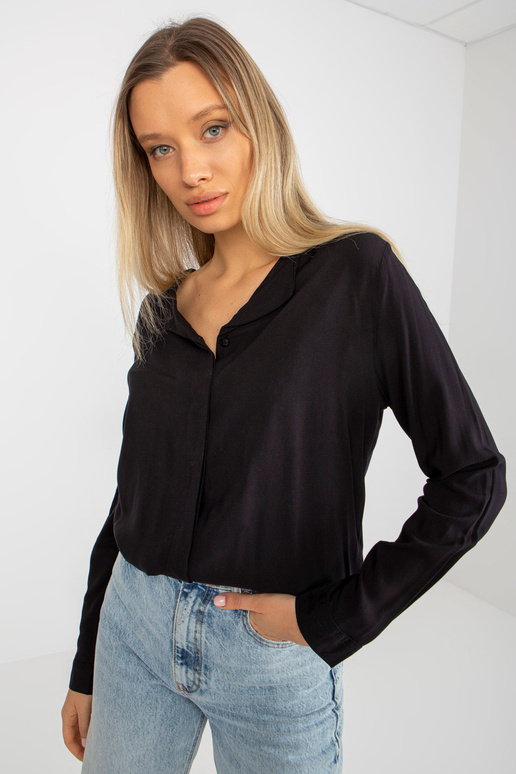 Juodos viskozės marškinių palaidinė...