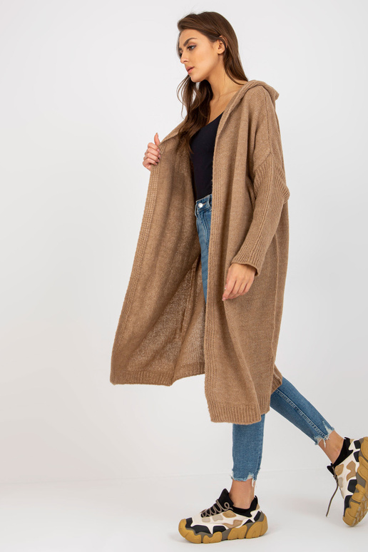 Tamsiai smėlio spalvos megztas... Tamsiai smėlio spalvos megztas...