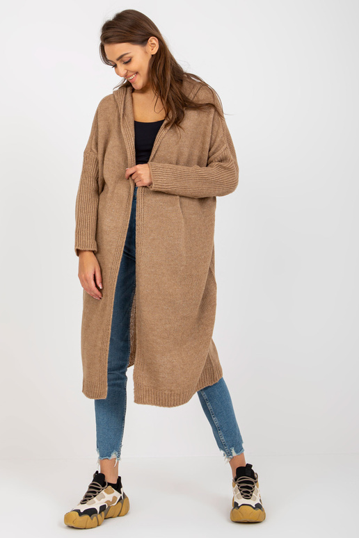 Tamsiai smėlio spalvos megztas... Tamsiai smėlio spalvos megztas...