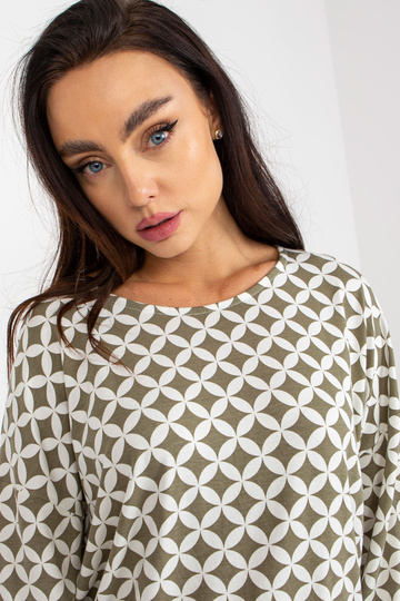 Smėlio ir balta palaidinė...