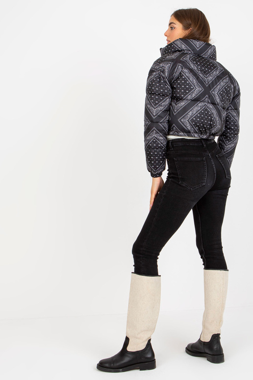 Juodo rašto dygsniuota trumpa pūkinė...