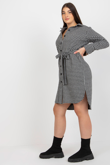 Pilka ir juoda plius dydžio...