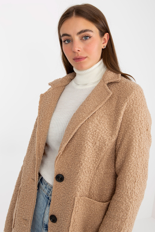 Smėlio spalvos pliušinis paltas su... Smėlio spalvos pliušinis paltas su...