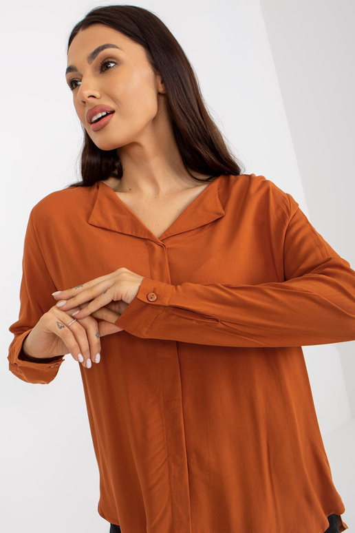 Šviesiai ruda SUBLEVEL V formos kaklo... Šviesiai ruda SUBLEVEL V formos kaklo...