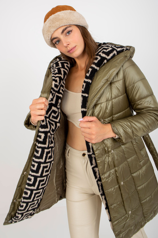 Chaki spalvos dygsniuotas...