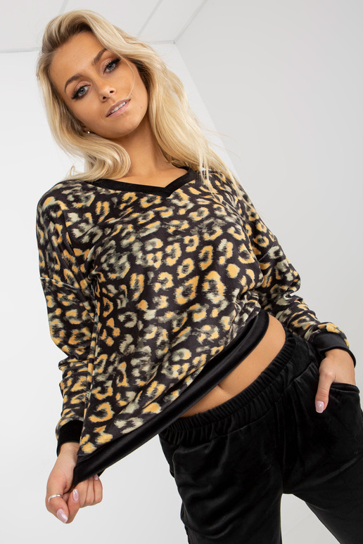 Nustatyti aus schwarzem und gelbem...