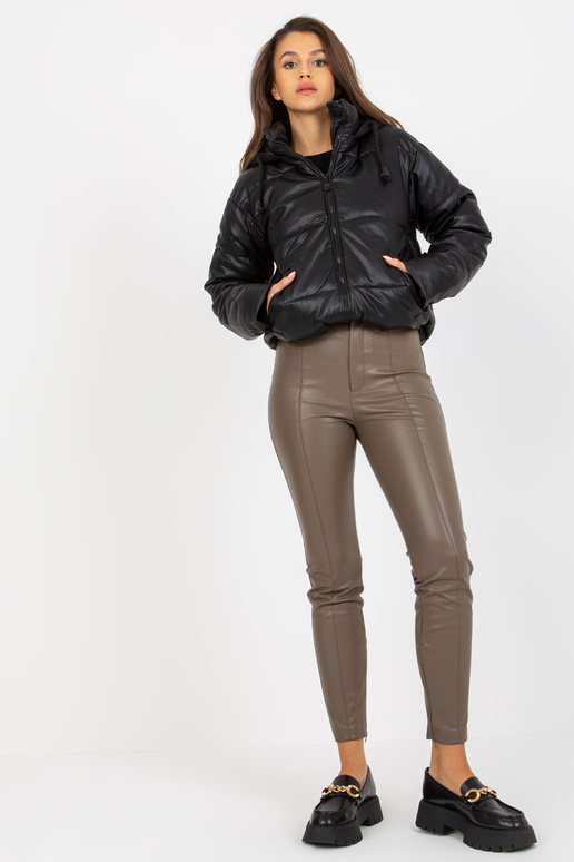 Schwarze Daunenjacke aus Öko-Leder...