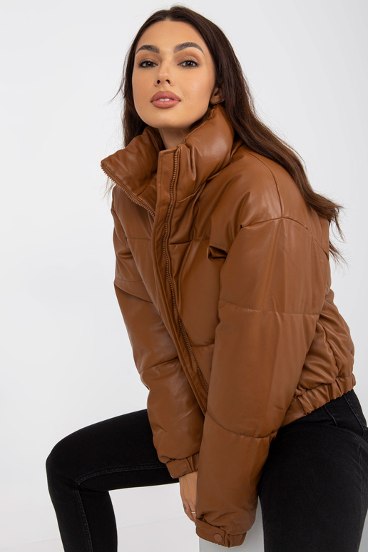 Hellbraune Daunenjacke aus Kunstleder...