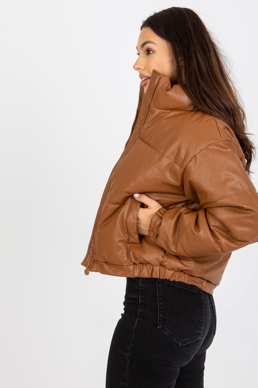 Hellbraune Daunenjacke aus Kunstleder...