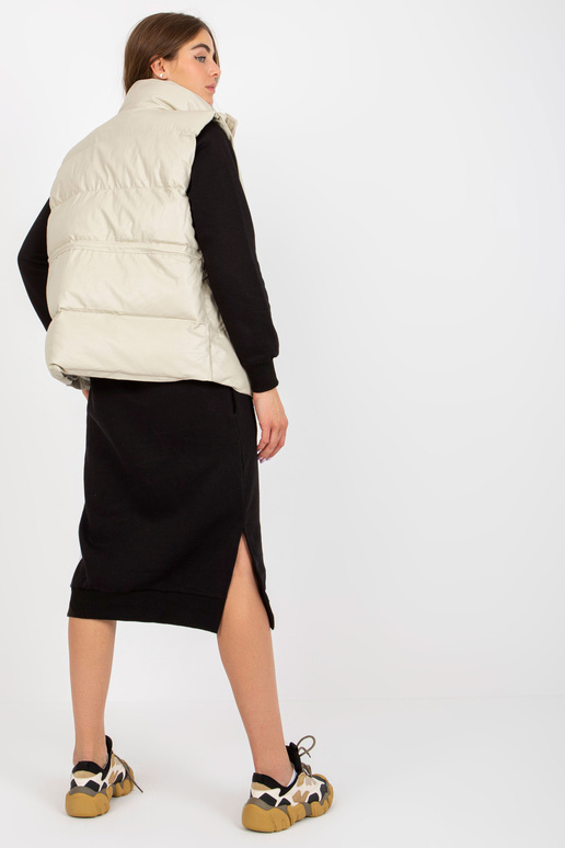 Šviesiai smėlio spalvos pūkinės eko...