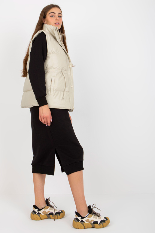 Šviesiai smėlio spalvos pūkinės eko...