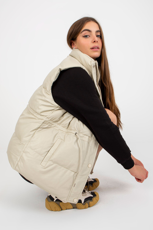 Šviesiai smėlio spalvos pūkinės eko...