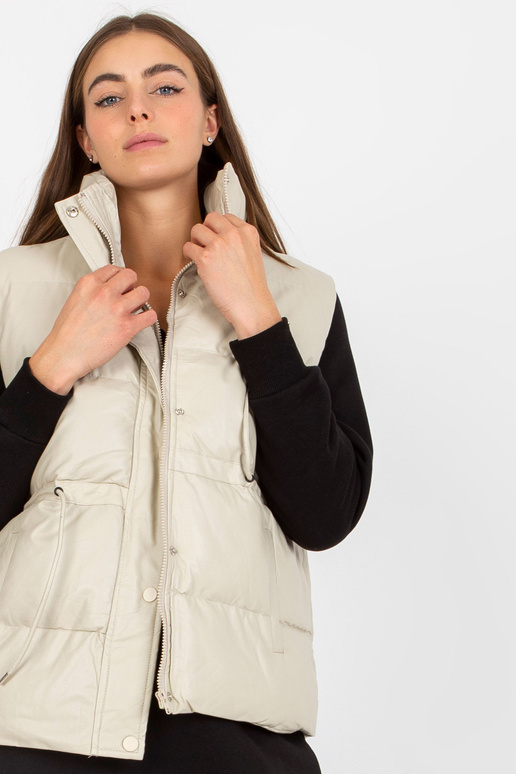 Šviesiai smėlio spalvos pūkinės eko...