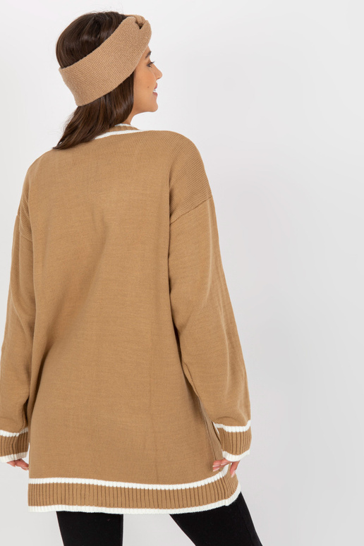 Tamsiai smėlio spalvos megztinis su...