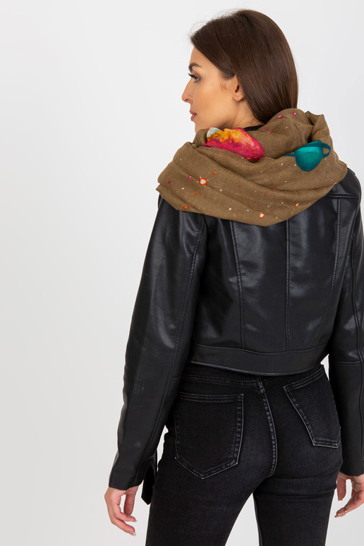 Smėlio spalvos stropinis kaminas su...