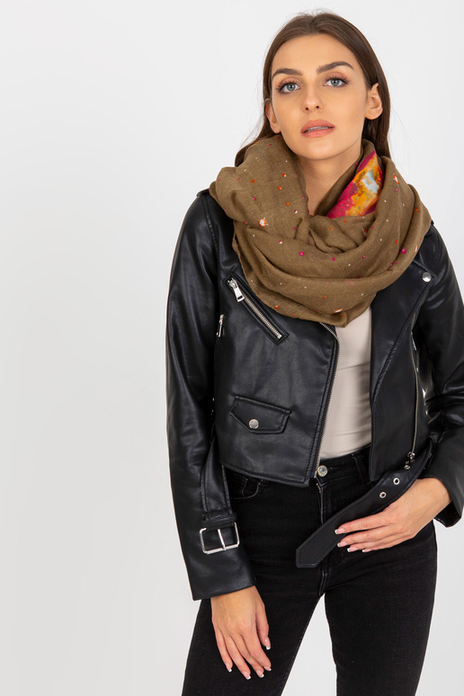 Smėlio spalvos stropinis kaminas su...