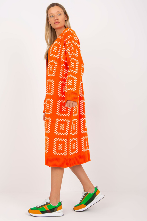 Oranžinio rašto megztinis...