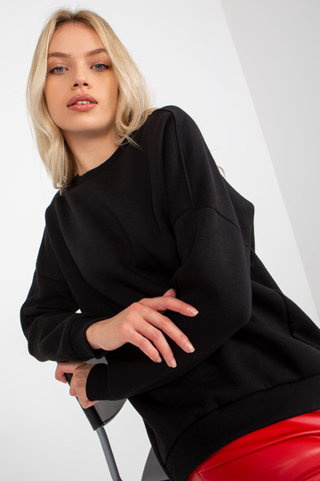 Juodas paprastas megztinis...