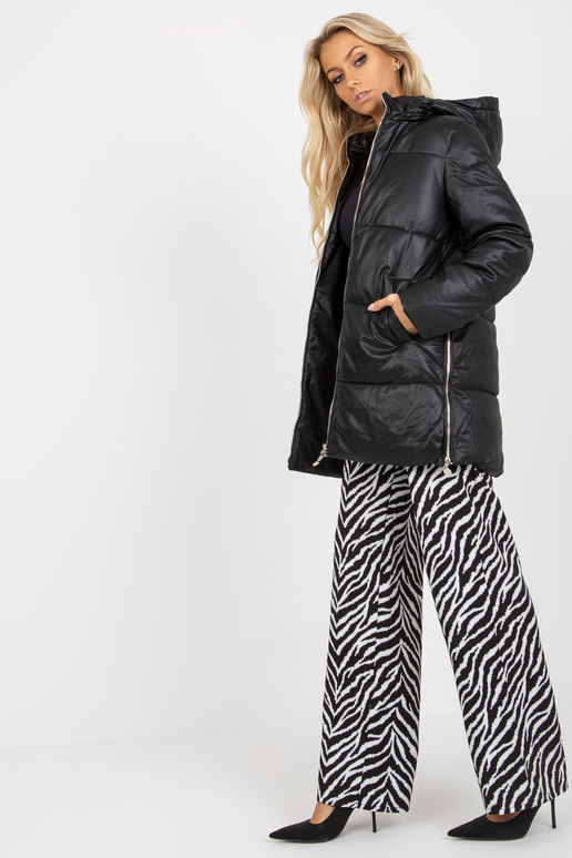 Schwarze Winterjacke aus Öko-Leder...