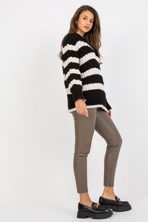 Schwarz-ecru gestrickter Oversize...