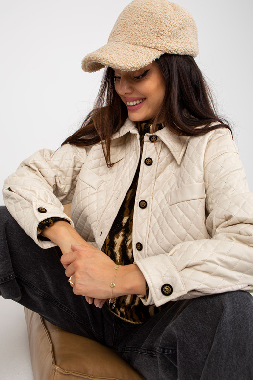 Šviesiai smėlio spalvos pereinamasis...