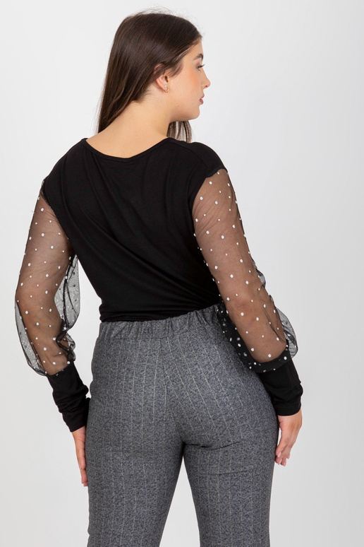 Juoda moteriška didelio dydžio...