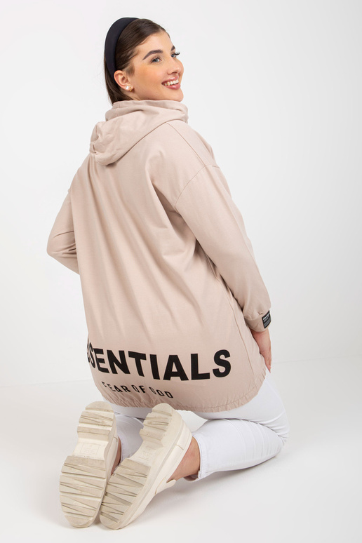 Šviesiai smėlio spalvos plius dydžio...