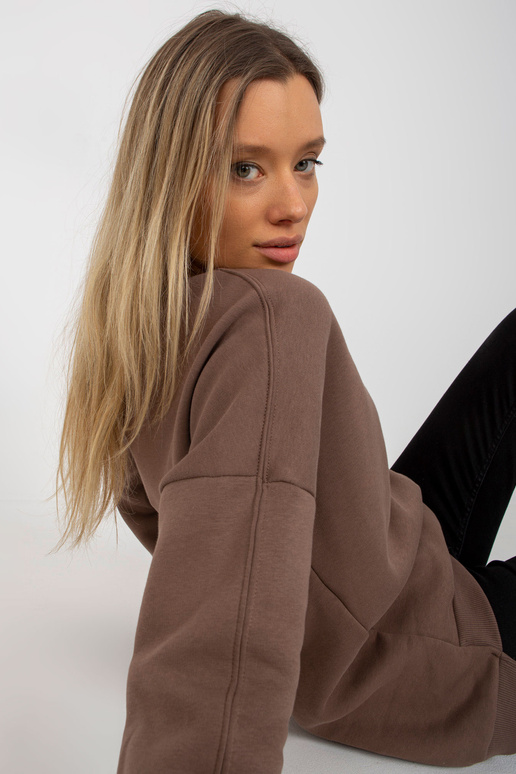 Rudas paprastas megztinis su apvalia...