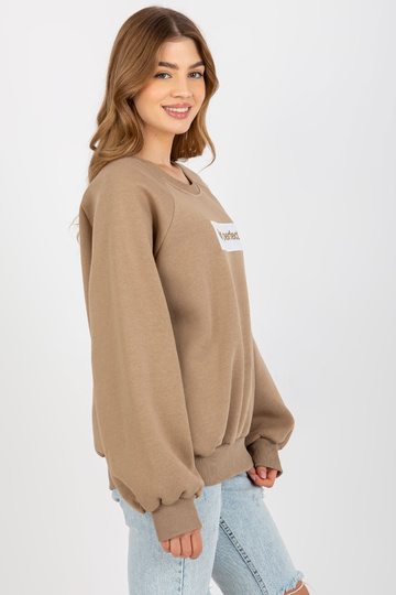 Tamsiai smėlio spalvos...