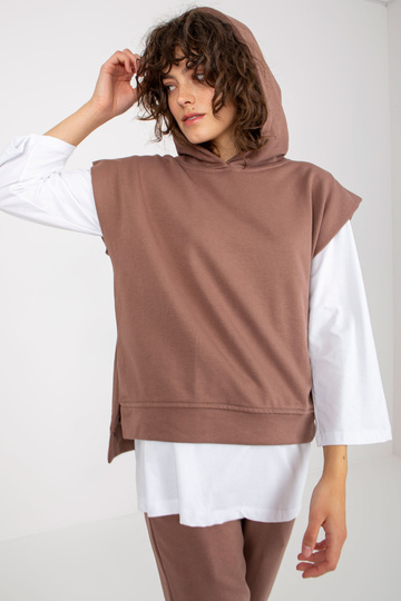 Rudas trijų dalių...