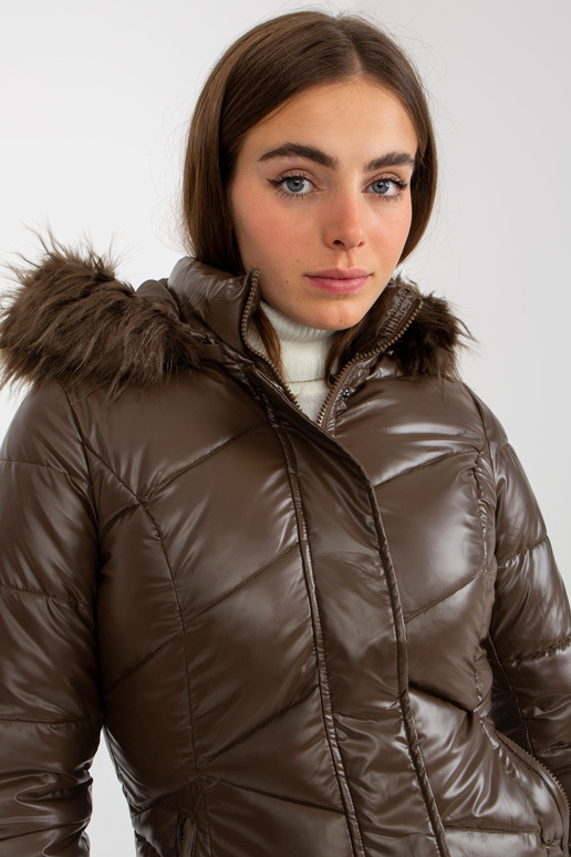 Tamsiai ruda patentuota pūkinė... Tamsiai ruda patentuota pūkinė...