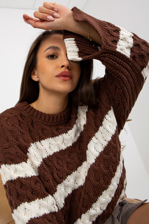 Braun-ecrufarbener Strickpullover su...